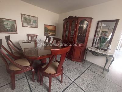 Casa de 5 alcobas en venta en El Nogal, Medellín, 225 m² · foto 2 de 20