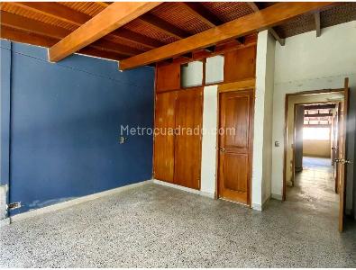 Casa de 5 alcobas en venta en Conquistadores, Medellín, 297 m² · foto 16 de 18