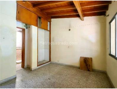 Casa de 5 alcobas en venta en Conquistadores, Medellín, 297 m² · foto 2 de 18
