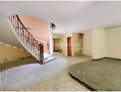 Casa de 5 alcobas en venta en Conquistadores, Medellín, 297 m² · foto 5 de 18