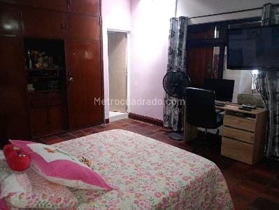 Casa de 5 alcobas en venta en Laureles, Medellín, 210 m² · foto 11 de 20