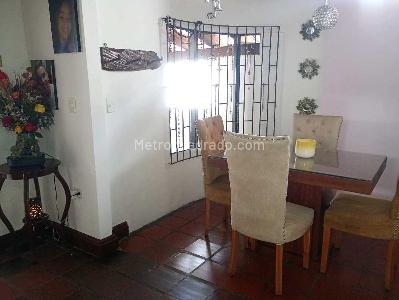 Casa de 5 alcobas en venta en Laureles, Medellín, 210 m² · foto 15 de 20