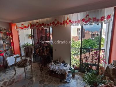 Apartamento de 4 alcobas en venta en Laureles, Medellín, 120 m² · foto 2 de 20