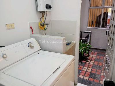 Apartamento de 3 alcobas en venta en Conquistadores, Medellín, 130 m² · foto 2 de 20