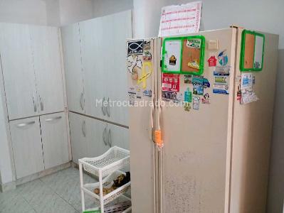 Apartamento de 3 alcobas en venta en Conquistadores, Medellín, 130 m² · foto 3 de 20