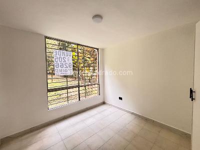 Apartamento de 2 alcobas en venta en Loma De San Julian, Medellín, 68 m² · foto 6 de 13