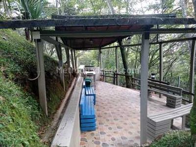 Apartamento de 3 alcobas en venta en Loma De Los Bernal, Medellín, 91 m² · foto 17 de 20