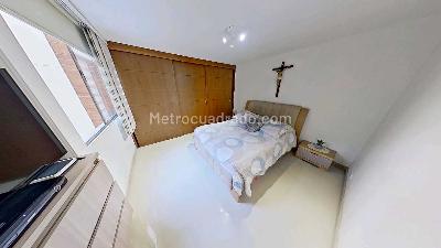 Apartamento de 3 alcobas en venta en Loma De Los Bernal, Medellín, 91 m² · foto 8 de 20