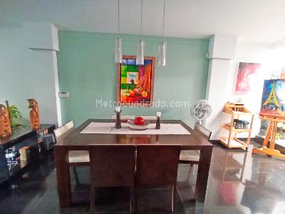 Apartamento en venta en La Floresta, Medellín · foto 3 de 18