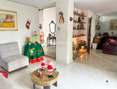 Casa de 5 alcobas en venta en La Castellana, Medellín, 139 m² · foto 3 de 20