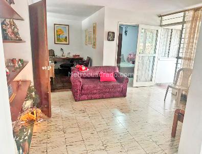 Casa de 5 alcobas en venta en La Castellana, Medellín, 139 m² · foto 4 de 20