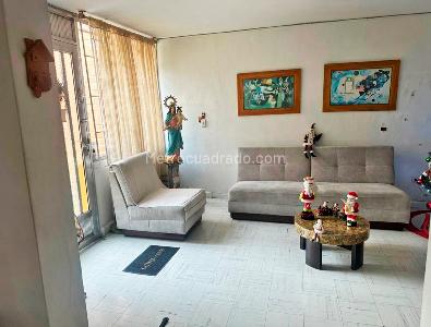 Casa de 5 alcobas en venta en La Castellana, Medellín, 139 m² · foto 5 de 20
