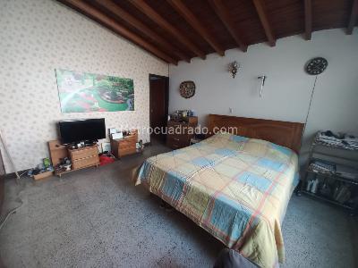 Casa de 5 alcobas en venta en La Castellana, Medellín, 173 m² · foto 10 de 20