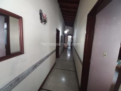 Casa de 5 alcobas en venta en La Castellana, Medellín, 173 m² · foto 5 de 20