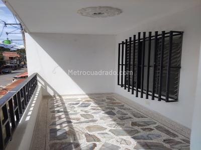 Casa de 3 alcobas en venta en Machado, Bello, 104 m² · foto 3 de 12