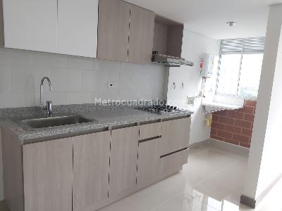 Apartamento de 3 alcobas en venta en Machado, Bello, 61 m² · foto 4 de 12