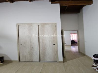 Apartamento de 3 alcobas en venta en Laureles, Medellín, 80 m² · foto 3 de 20