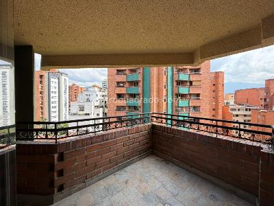 Apartamento en venta en Laureles, Medellín · foto 5 de 20
