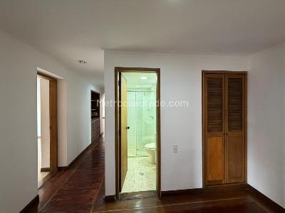 Apartamento en venta en Laureles, Medellín · foto 8 de 20