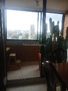 Apartamento de 3 alcobas en venta en Estadio, Medellín, 98 m² · foto 2 de 12