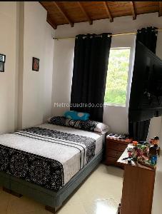 Apartamento de 3 alcobas en venta en Villa Hermosa, Medellín, 57 m² · foto 10 de 16