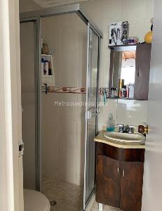 Apartamento de 3 alcobas en venta en Villa Hermosa, Medellín, 57 m² · foto 12 de 16