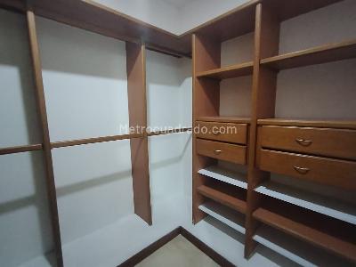 Apartamento de 3 alcobas en venta en Laureles, Medellín, 132 m² · foto 17 de 20