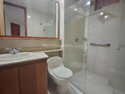Apartamento de 3 alcobas en venta en Laureles, Medellín, 132 m² · foto 18 de 20
