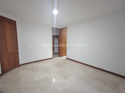 Apartamento de 3 alcobas en venta en Laureles, Medellín, 132 m² · foto 9 de 20