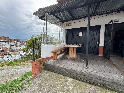 Casa de 4 alcobas en venta en Barrio La Esmeralda, Rionegro, 97 m² · foto 2 de 15