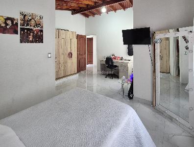 Casa de 5 alcobas en venta en Bolivariana, Medellín, 212 m² · foto 17 de 20