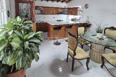 Casa de 5 alcobas en venta en Bolivariana, Medellín, 212 m² · foto 4 de 20