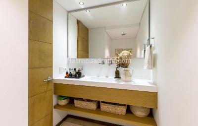 Apartamento en venta en El Poblado, Medellín · foto 2 de 20