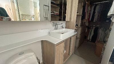 Apartamento de 3 alcobas en venta en Laureles, Medellín, 105 m² · foto 11 de 12