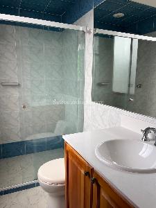Apartamento de 2 alcobas en venta en El Poblado, Medellín, 125 m² · foto 19 de 20