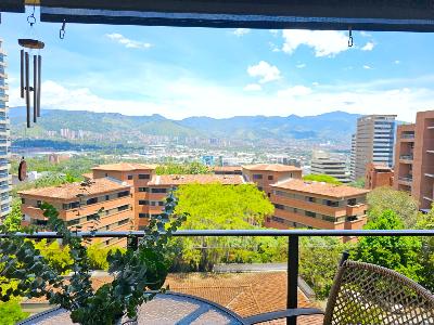 Apartamento de 3 alcobas en venta en Laureles, Medellín, 224 m² · foto 3 de 20