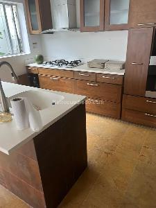 Casa de 5 alcobas en venta en Estadio, Medellín, 252 m² · foto 3 de 15