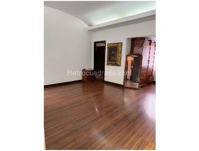 Casa de 5 alcobas en venta en Estadio, Medellín, 252 m² · foto 6 de 15