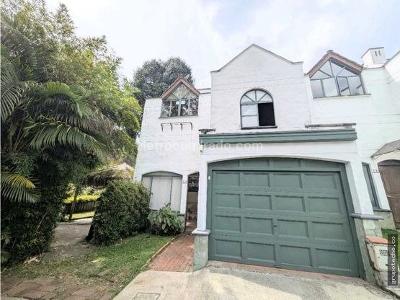 Casa de 5 alcobas en venta en Poblado Los Balsos, Medellín, 261 m² · foto 2 de 20