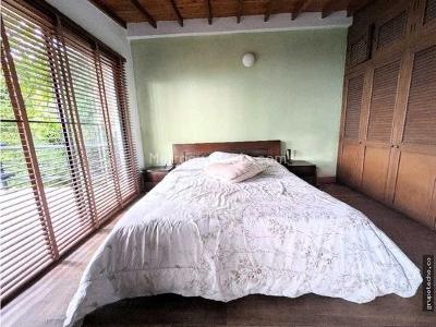 Casa de 5 alcobas en venta en Poblado Los Balsos, Medellín, 261 m² · foto 12 de 20