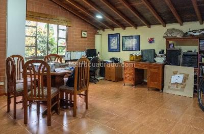 Casa de 5 alcobas en venta en La Doctora, Sabaneta, 259 m² · foto 10 de 13
