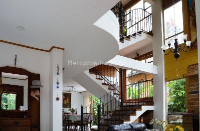 Casa de 5 alcobas en venta en La Doctora, Sabaneta, 259 m² · foto 4 de 13