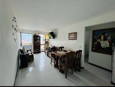Apartamento en venta en Buenos Aires, Medellín · foto 2 de 14