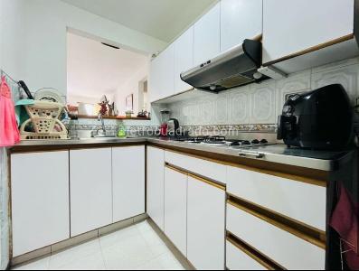 Apartamento en venta en Buenos Aires, Medellín · foto 6 de 14