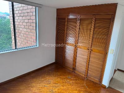 Apartamento de 4 alcobas en venta en La Castellana, Medellín, 100 m² · foto 9 de 16