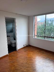 Apartamento de 4 alcobas en venta en La Castellana, Medellín, 100 m² · foto 15 de 16