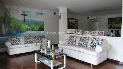 Apartamento de 4 alcobas en venta en Estadio, Medellín, 158 m² · foto 2 de 20