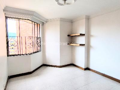 Apartamento de 3 alcobas en venta en Laureles, Medellín, 107 m² · foto 15 de 19