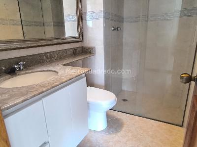 Apartamento de 3 alcobas en venta en Laureles, Medellín, 107 m² · foto 17 de 19
