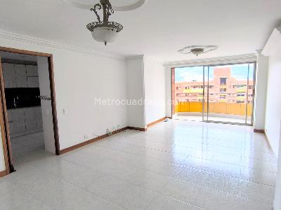 Apartamento de 3 alcobas en venta en Laureles, Medellín, 107 m² · foto 2 de 19